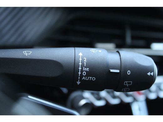 Peugeot 2008 1.2 PURETECH 100PK ACTIVE PACK / NAVI / CLIMA / LED / PDC / 16" LMV / PARELMOER / BLUETOOTH / CRU... ActivLease financial lease