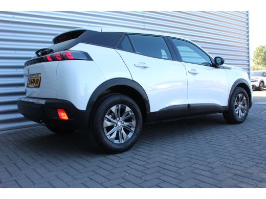 Peugeot 2008 1.2 PURETECH 100PK ACTIVE PACK / NAVI / CLIMA / LED / PDC / 16" LMV / PARELMOER / BLUETOOTH / CRU... ActivLease financial lease