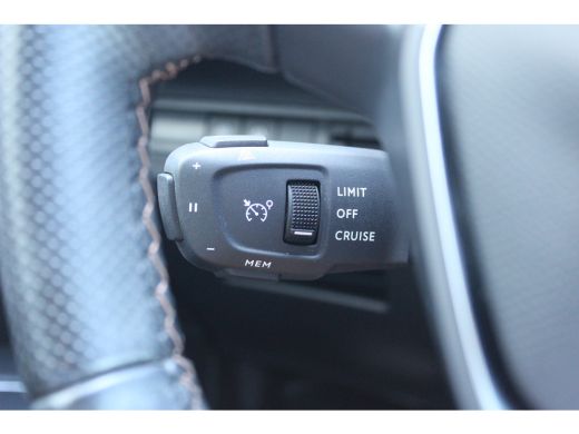 Peugeot 5008 1.2 PURETECH 130PK 7-ZITS GT AUTOMAAT / NAVI / LEDER / CLIMA / PDC / 18" LMV / CAMERA / KEYLESS /... ActivLease financial lease