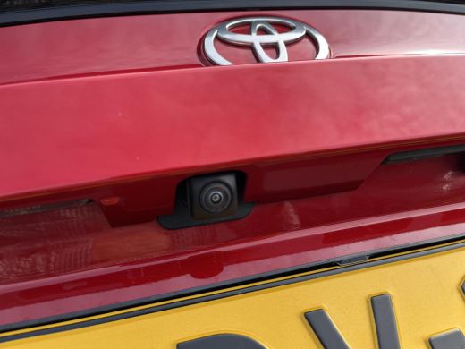Toyota C-HR 1.8 Hybrid 140 First Edition | Navigatie | Apple CarPlay/Android auto | 360 graden camera | Elekt... ActivLease financial lease