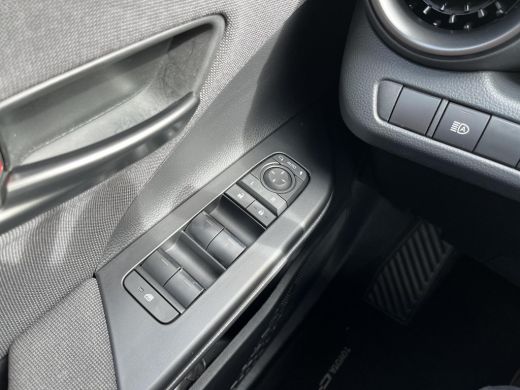 Toyota C-HR 1.8 Hybrid 140 First Edition | Navigatie | Apple CarPlay/Android auto | 360 graden camera | Elekt... ActivLease financial lease