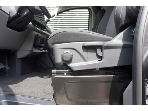 Volkswagen e-Transporter e-Transporter 286 pk e-Transporter Style 286 pk, Achterdeuren zonder ruit, Trekhaak, Climatronic,... ActivLease financial lease