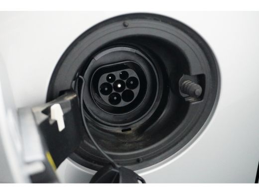 Volvo  XC90 T8 Ultimate Dark | B&W | HUD | Luchtvering | Trekhaak | 360 | Stoelventilatie | ActivLease financial lease