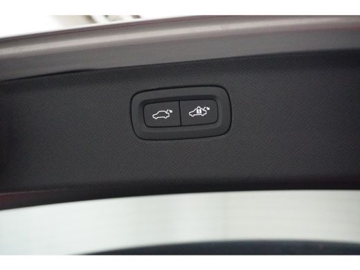 Volvo  XC90 T8 Ultimate Dark | B&W | HUD | Luchtvering | Trekhaak | 360 | Stoelventilatie | ActivLease financial lease