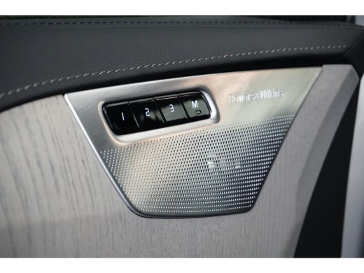 Volvo  XC90 T8 Ultimate Dark | B&W | HUD | Luchtvering | Trekhaak | 360 | Stoelventilatie | ActivLease financial lease
