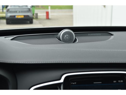 Volvo  XC90 T8 Ultimate Dark | B&W | HUD | Luchtvering | Trekhaak | 360 | Stoelventilatie | ActivLease financial lease