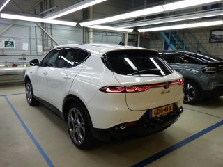 Alfa Romeo Tonale 1.5T Hybrid Veloce | Achterbank met armsteun en skiluik | Achterspoiler | Achteruitrij assistent