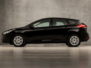 Ford Focus 1.0 Sport (AIRCO, STUURWIEL MULTIFUNCTIONEEL, START/STOP, SPORTSTOELEN, ELEK RAMEN, NIEUWSTAAT)