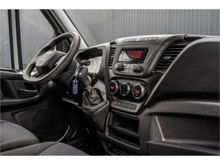 Iveco Daily 35S16V L2H2 | Automaat | 157 PK | ECC | 3500 KG Trekgewicht | MF Stuur | 3-Persoons