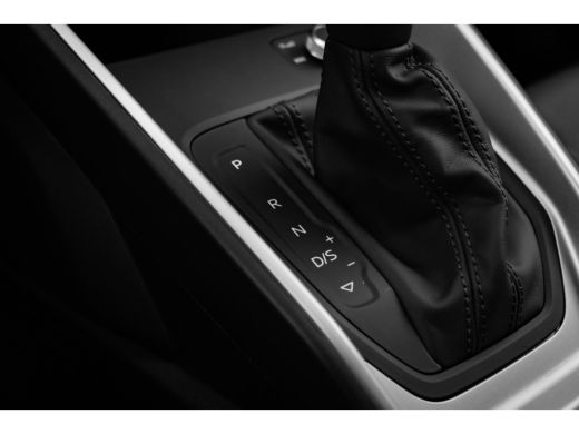 Audi A1 Sportback Sportback 25 TFSI S edition 96PK AUT | Stoelverw. voor | Apple CarPlay & Android Auto | Park. hul... ActivLease financial lease