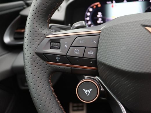 CUPRA Terramar 1.5 TSI e-Hybrid VZ Performance 272PK DSG matrix led, trekhaak, head-up display, akebono remmen, ... ActivLease financial lease