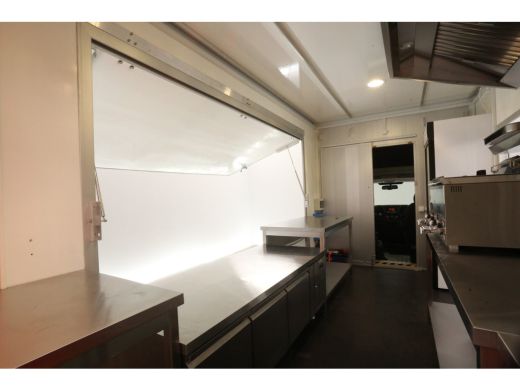 Iveco Daily 35S14 2.3 410 | Foodtruck | Patatwagen | Verkoopwagen | Patatkraam | Eventtruck | Frietwagen | Sn... ActivLease financial lease