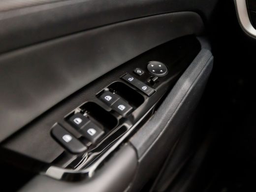 Kia Sportage 1.6 T-GDi Plug-in Hybrid AWD DynamicLine 266Pk Automaat (APPLE CARPLAY, GROOT NAVI, STUUR/STOELVE... ActivLease financial lease