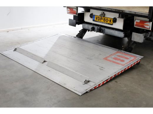 Mercedes-Benz Sprinter 516 CDI 163pk E6 7G Automaat Bakwagen met laadklep 1000kg + Trekhaak 3500kg 11-2019 ActivLease financial lease