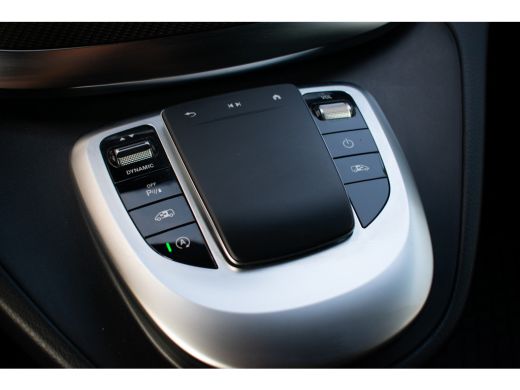 Mercedes-Benz V-Klasse 300d Lang DC Avantgarde Edition -AMG-ACC-Trekhaak-360camera-Standkachel-Elect Schuifdeuren- ActivLease financial lease