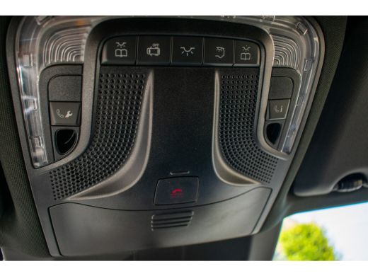 Mercedes-Benz V-Klasse 300d Lang DC Avantgarde Edition -AMG-ACC-Trekhaak-360camera-Standkachel-Elect Schuifdeuren- ActivLease financial lease