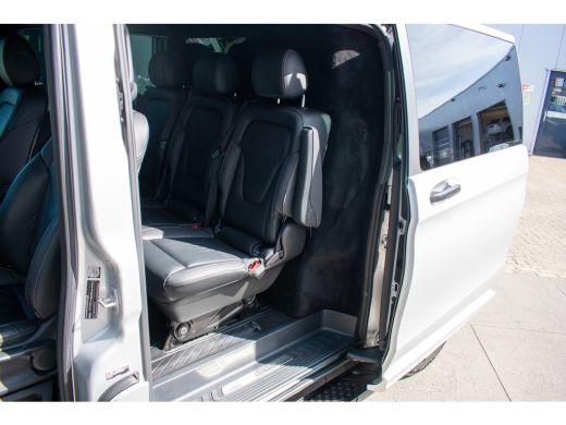 Mercedes-Benz V-Klasse 300d Lang DC Avantgarde Edition -AMG-ACC-Trekhaak-360camera-Standkachel-Elect Schuifdeuren- ActivLease financial lease