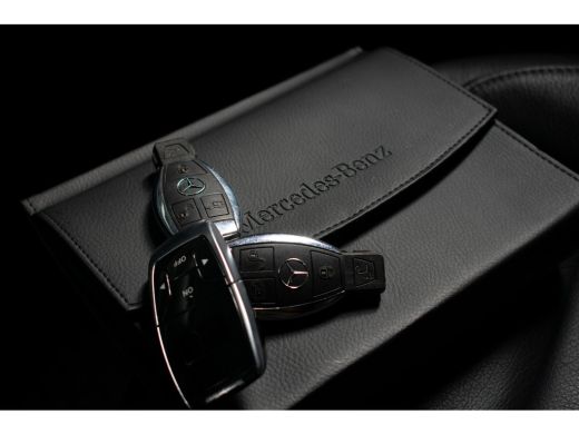 Mercedes-Benz V-Klasse 300d Lang DC Avantgarde Edition -AMG-ACC-Trekhaak-360camera-Standkachel-Elect Schuifdeuren- ActivLease financial lease