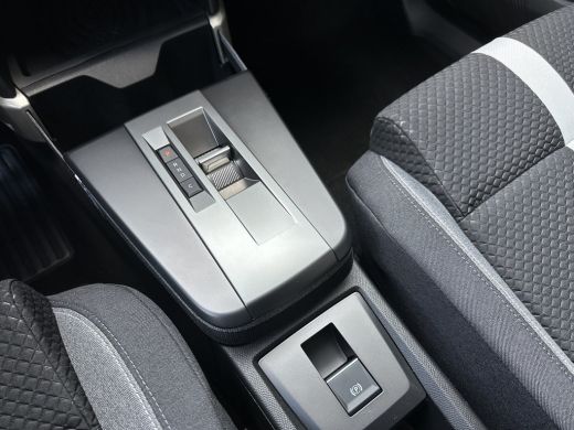 Opel Frontera Electric GS 44 kWh | DEMO DEAL| STOEL-, STUUR- EN VOORRUIT VERWARMING| NAVIGATIE| CAMERA| PARKEER... ActivLease financial lease