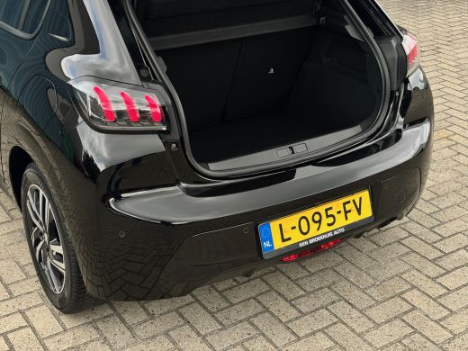 Peugeot 208 Allure Pack Airco AUTO | Camera achter | Cruise Control | NAVI Fullscreen | DAB ActivLease financial lease