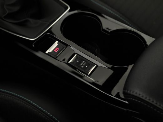 Peugeot 208 Allure Pack Airco AUTO | Camera achter | Cruise Control | NAVI Fullscreen | DAB ActivLease financial lease