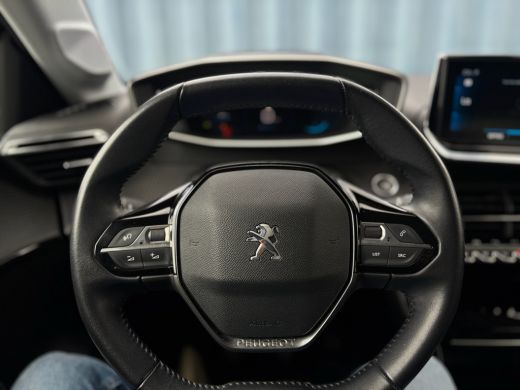 Peugeot 208 Allure Pack Airco AUTO | Camera achter | Cruise Control | NAVI Fullscreen | DAB ActivLease financial lease