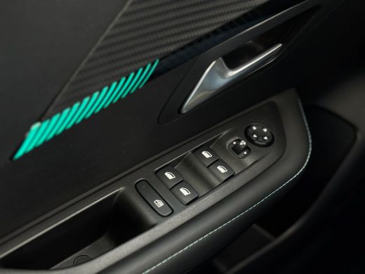 Peugeot 208 Allure Pack Airco AUTO | Camera achter | Cruise Control | NAVI Fullscreen | DAB ActivLease financial lease
