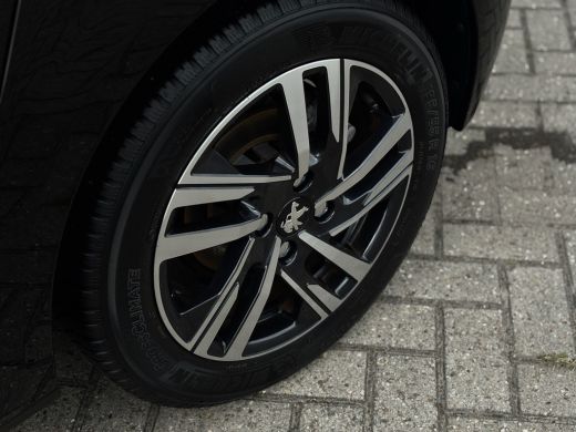 Peugeot 208 Allure Pack Airco AUTO | Camera achter | Cruise Control | NAVI Fullscreen | DAB ActivLease financial lease