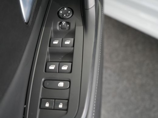 Peugeot 308 SW 1.2 PureTech Allure | Achterbank in delen neerklapbaar | Achteruitrijcamera | Apple Carplay/An... ActivLease financial lease