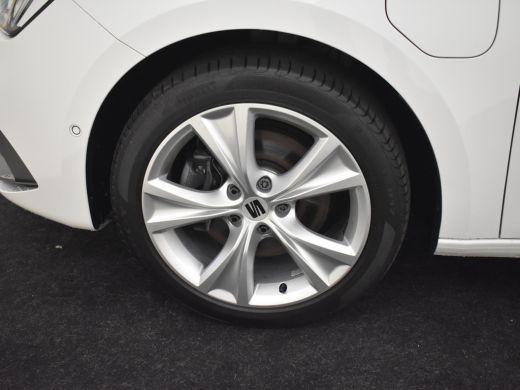 Seat Leon 1.4 TSI eHybrid PHEV FR Business Intense 204 pk | stuur/stoel verwarming  apple carplay/android a... ActivLease financial lease