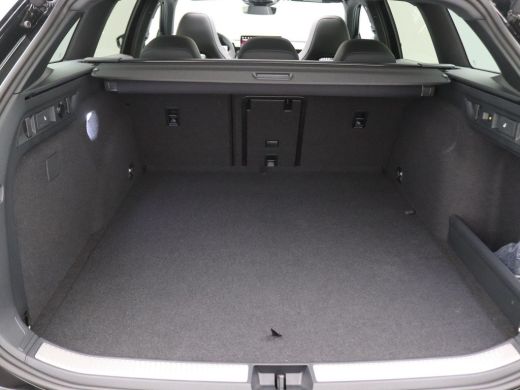 Skoda Superb Combi 1.5 TSI PHEV Sportline Business 204PK DSG Pano-Schuifdak, Matrix LED-verlichting, Achteruit... ActivLease financial lease
