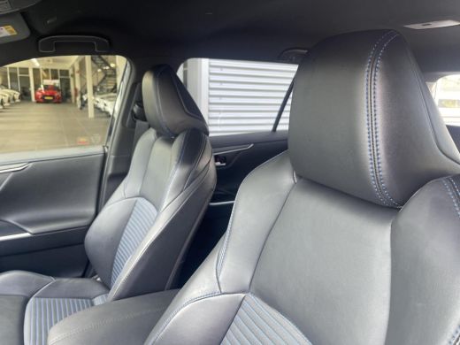 Toyota RAV4 2.5 Hybrid AWD Style ActivLease financial lease