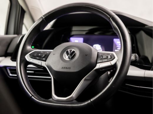 Volkswagen Golf 1.0 eTSI Sport Life Automaat (GROOT NAVI, CLIMATE, STUUR/STOELVERWARMING, SFEERVERLICHTING, PARKE... ActivLease financial lease