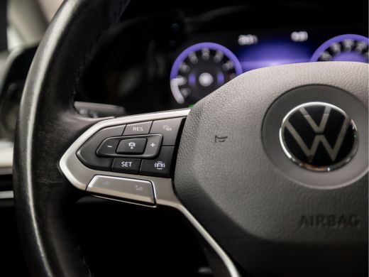 Volkswagen Golf 1.0 eTSI Sport Life Automaat (GROOT NAVI, CLIMATE, STUUR/STOELVERWARMING, SFEERVERLICHTING, PARKE... ActivLease financial lease