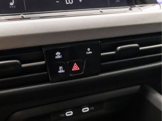 Volkswagen Golf 1.0 eTSI Sport Life Automaat (GROOT NAVI, CLIMATE, STUUR/STOELVERWARMING, SFEERVERLICHTING, PARKE... ActivLease financial lease