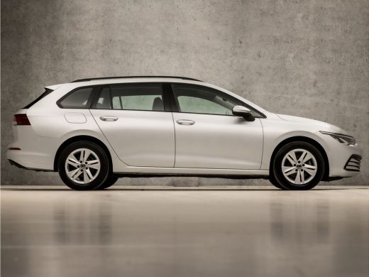 Volkswagen Golf 1.0 eTSI Sport Life Automaat (GROOT NAVI, CLIMATE, STUUR/STOELVERWARMING, SFEERVERLICHTING, PARKE... ActivLease financial lease