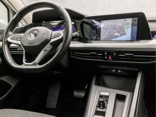 Volkswagen Golf 1.0 eTSI Sport Life Automaat (GROOT NAVI, CLIMATE, STUUR/STOELVERWARMING, SFEERVERLICHTING, PARKE... ActivLease financial lease