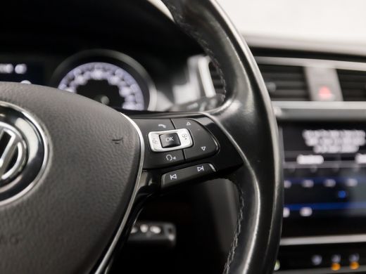 Volkswagen Golf 1.4 TSI Sportline (APPLE CARPLAY, GROOT NAVI, CAMERA, CLIMATE, LM VELGEN, SPORTSTOELEN, ADAPTIVE ... ActivLease financial lease