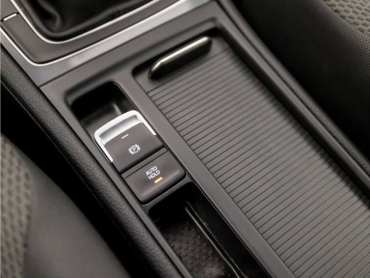 Volkswagen Golf 1.4 TSI Sportline (APPLE CARPLAY, GROOT NAVI, CAMERA, CLIMATE, LM VELGEN, SPORTSTOELEN, ADAPTIVE ... ActivLease financial lease