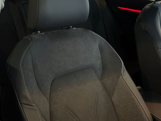 Volkswagen Golf 1.5 eTSI 115pk DSG Life Edition (Style pakket) | Navigatie | Dodehoeksensoren | Massage stoel (ve... ActivLease financial lease
