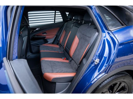 Volkswagen ID.4 Pro Limited Edition | 'App-Connect' draadloze smartphone integratie | Achterbank in ongelijke del... ActivLease financial lease