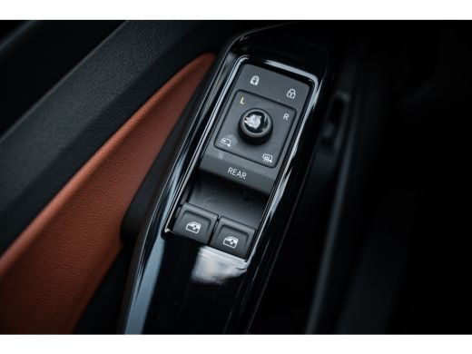 Volkswagen ID.4 Pro Limited Edition | 'App-Connect' draadloze smartphone integratie | Achterbank in ongelijke del... ActivLease financial lease