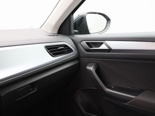 Volkswagen T-Roc 1.5 TSi 150 Pk Automaat Life Edition | Adaptive Cruise | Full LED | Stoel Verwarming | Privacy Gl... ActivLease financial lease