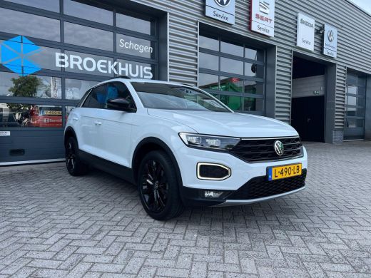 Volkswagen T-Roc 1.5 TSI 150 pk Sport 7-DSG | Achteruitrijcamera | Airco (automatisch) | Buitenspiegels elektrisch... ActivLease financial lease