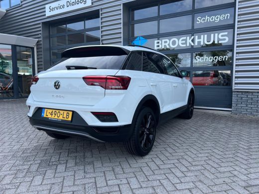 Volkswagen T-Roc 1.5 TSI 150 pk Sport 7-DSG | Achteruitrijcamera | Airco (automatisch) | Buitenspiegels elektrisch... ActivLease financial lease