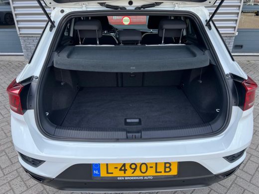 Volkswagen T-Roc 1.5 TSI 150 pk Sport 7-DSG | Achteruitrijcamera | Airco (automatisch) | Buitenspiegels elektrisch... ActivLease financial lease