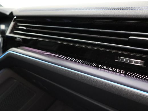 Volkswagen Touareg R 3.0 TSi V6 eHybrid 4MOTION R 462 PK *CHILI RED* + PANORAMA | STOELVENTILATIE | LUCHTVERING | DY... ActivLease financial lease