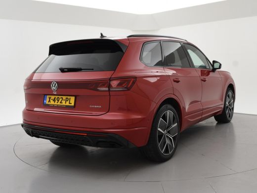 Volkswagen Touareg R 3.0 TSi V6 eHybrid 4MOTION R 462 PK *CHILI RED* + PANORAMA | STOELVENTILATIE | LUCHTVERING | DY... ActivLease financial lease