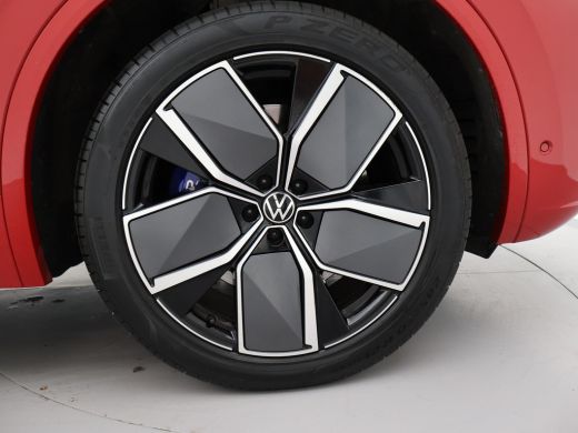 Volkswagen Touareg R 3.0 TSi V6 eHybrid 4MOTION R 462 PK *CHILI RED* + PANORAMA | STOELVENTILATIE | LUCHTVERING | DY... ActivLease financial lease