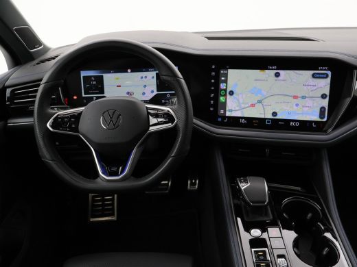 Volkswagen Touareg R 3.0 TSi V6 eHybrid 4MOTION R 462 PK *CHILI RED* + PANORAMA | STOELVENTILATIE | LUCHTVERING | DY... ActivLease financial lease